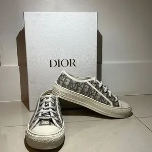 Dior Lucky Walk'n'Dior☆完売前にGET！ 靴紐ロゴがかわいい♥【Dior】WALK'N'DIOR スニーカー2色 (Dior